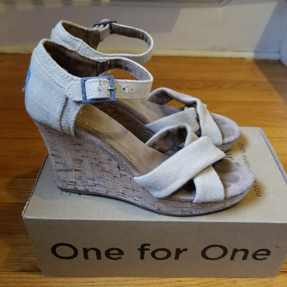 Toms Sienna Sandal. Size 7.5